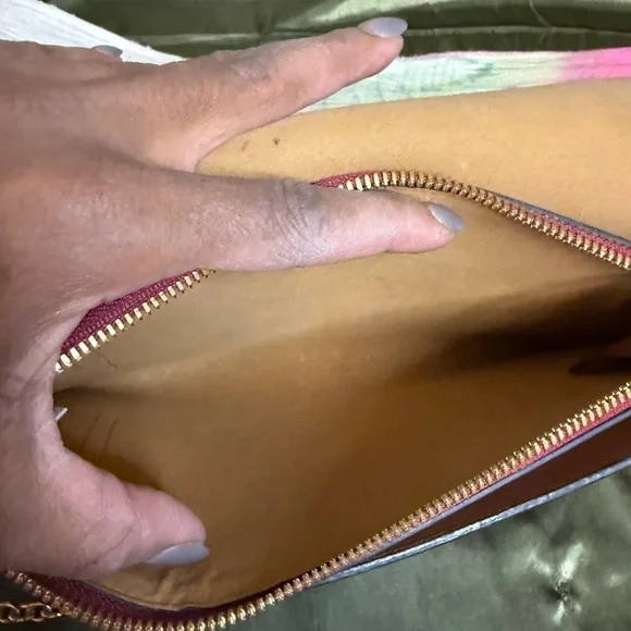 MCM Burgundy Leather Shoulder Bag with unbranded Gold Chain - Picture 11 of 16